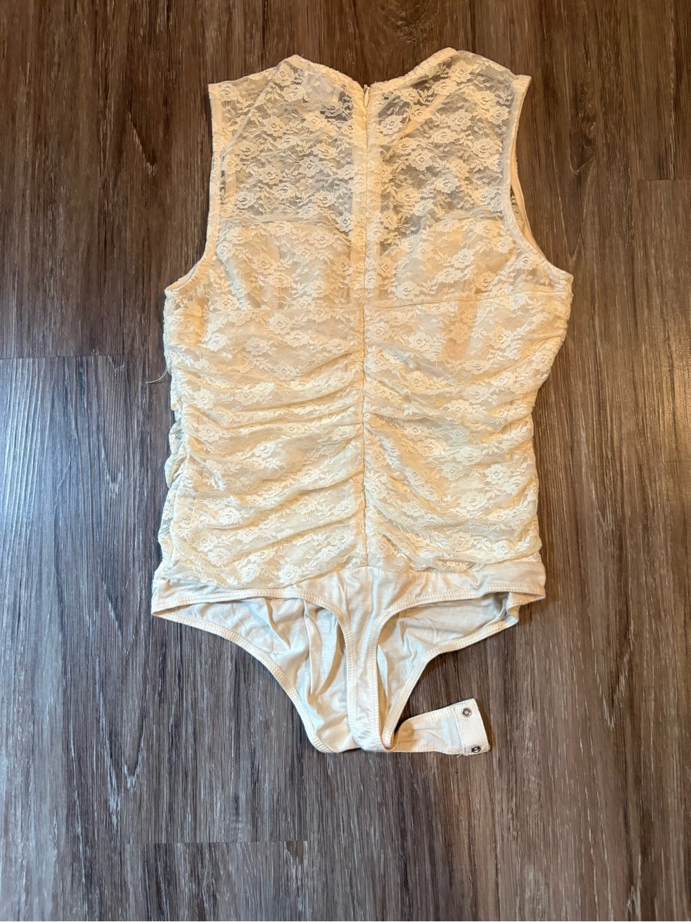 Le Lis Cream Lace Ruched Snap-Closure Bodysuit